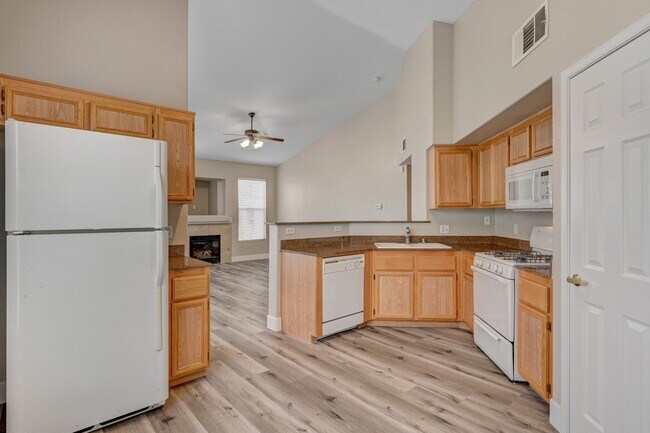 Building Photo - 10550 W Alexander Rd