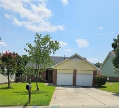 Building Photo - 7109 Summerlin Dr