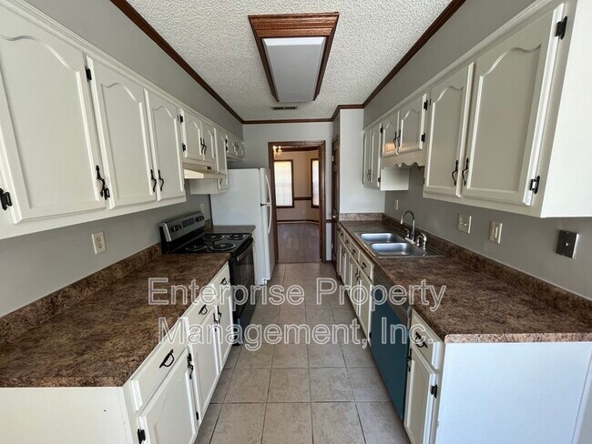 Building Photo - 5429 Craigmont Dr