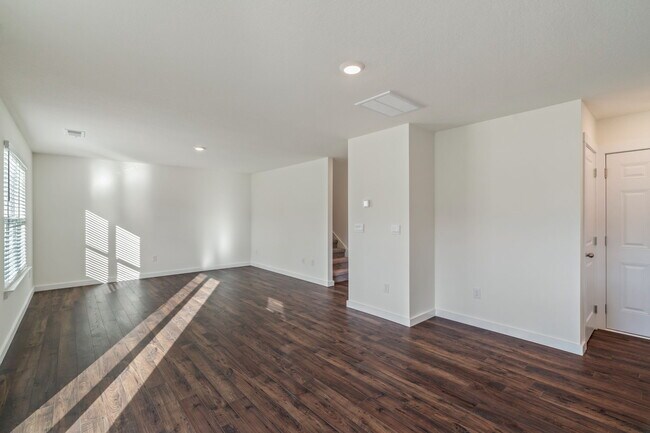 Building Photo - 7650 Belhaven Ln