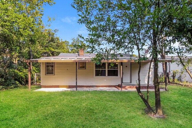 Building Photo - 2512 Elderberry Dr