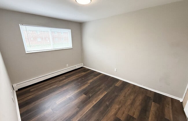 Beecher 860 A-1 Bedroom - Beecher Flats