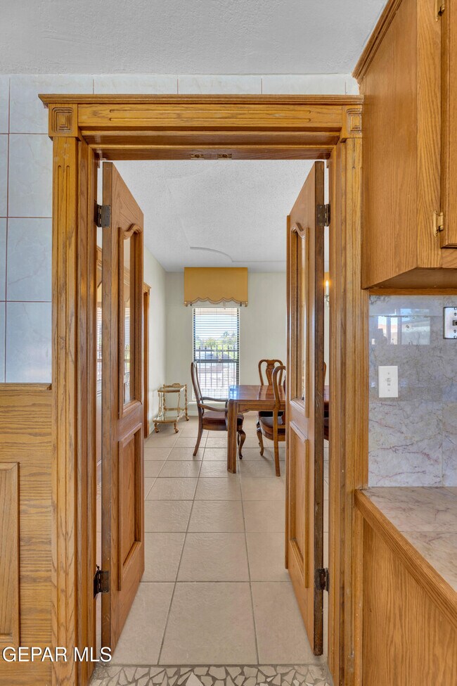 Building Photo - 2153 Trawood Dr