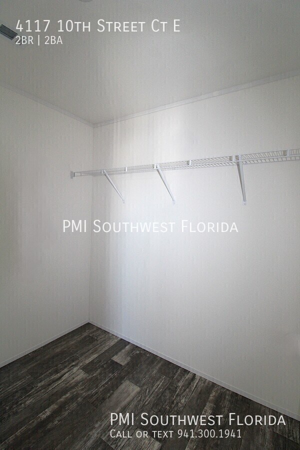 Building Photo - 4117 10th St Ct E