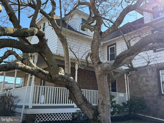 Building Photo - 124 W Butler Pike