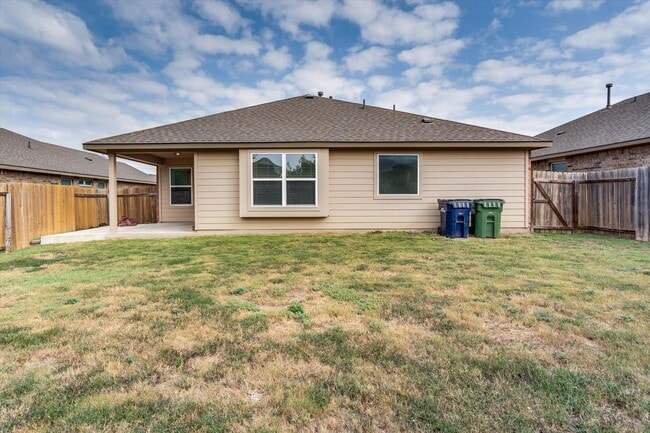 Building Photo - 5637 Sacco St