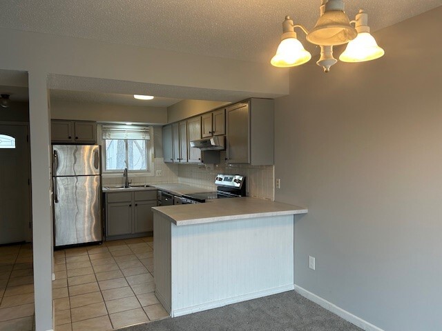 Building Photo - 607 W Burnsville Pkwy