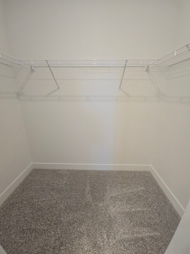 Building Photo - 6512 Skyline Lp Ln