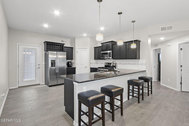 Building Photo - 15129 Imagine Dr