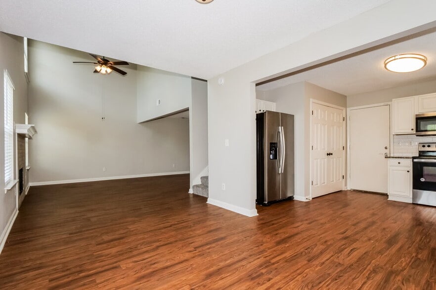 Building Photo - 7356 Green Ash Dr