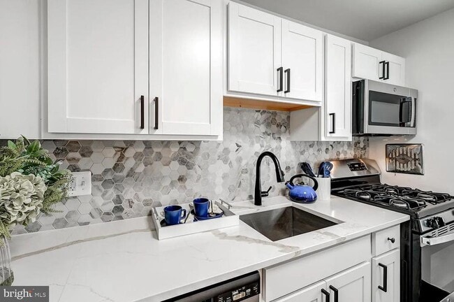 Building Photo - 4014 Linkwood Rd