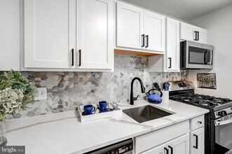 Building Photo - 4014 Linkwood Rd