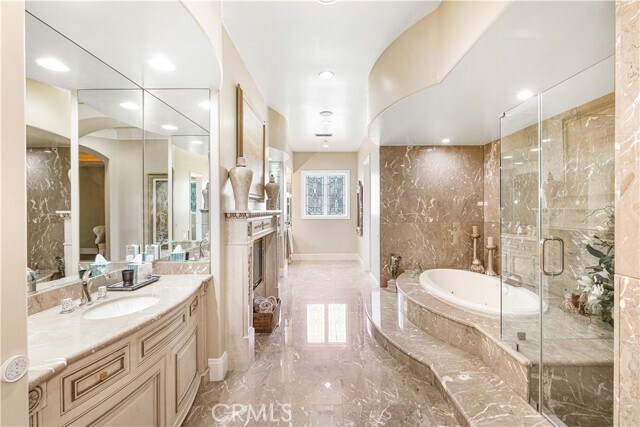 Building Photo - 5061 E Copa De Oro Dr
