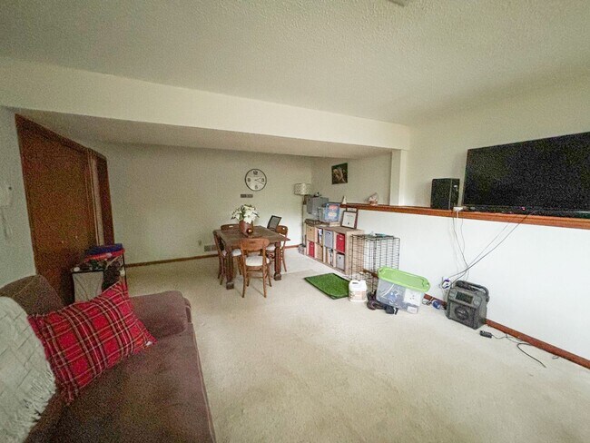 Building Photo - Italian Estates Property Management