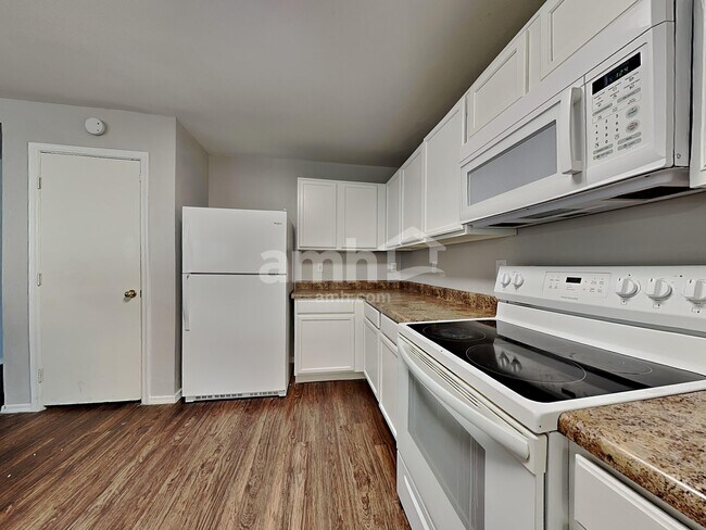 Building Photo - 11167 W Garfield St