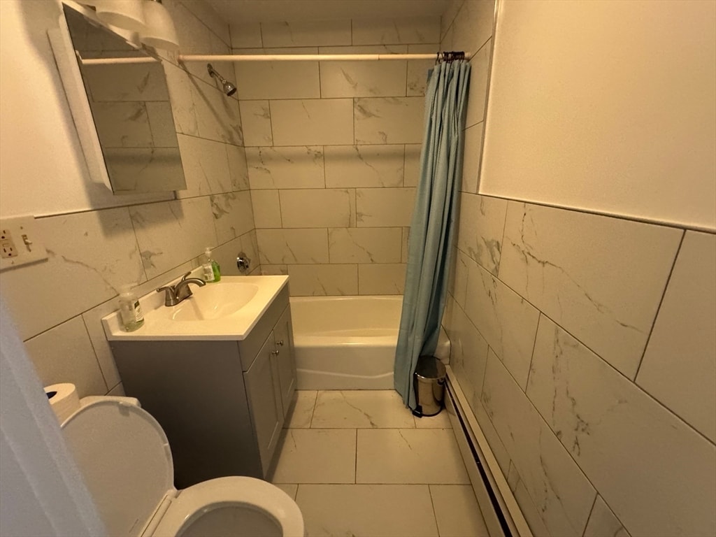 Building Photo - 10 Saunders St