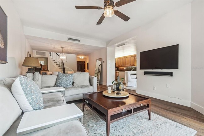 Building Photo - 762 S Village Cir