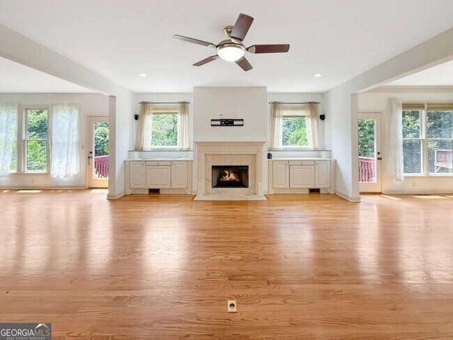 Building Photo - 8275 Majors Ridge Way