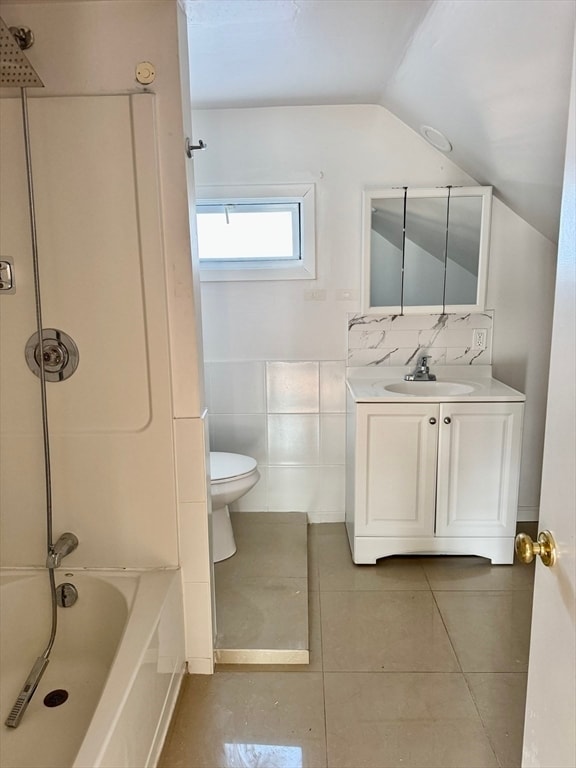 Building Photo - 133 Endicott St