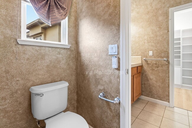 Building Photo - 5956 St Andrews Dr