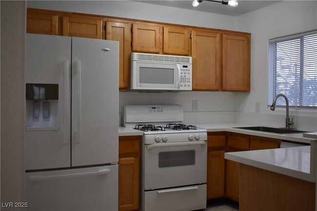 Building Photo - 4555 E Sahara Ave