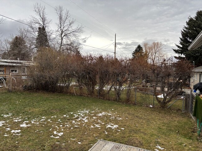 Building Photo - Beautiful house near walking trails and the hospital. Beautiful views of the Bridger Mountains