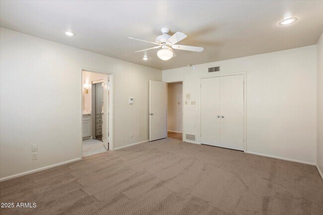 Building Photo - 5019 E Rovey Ave
