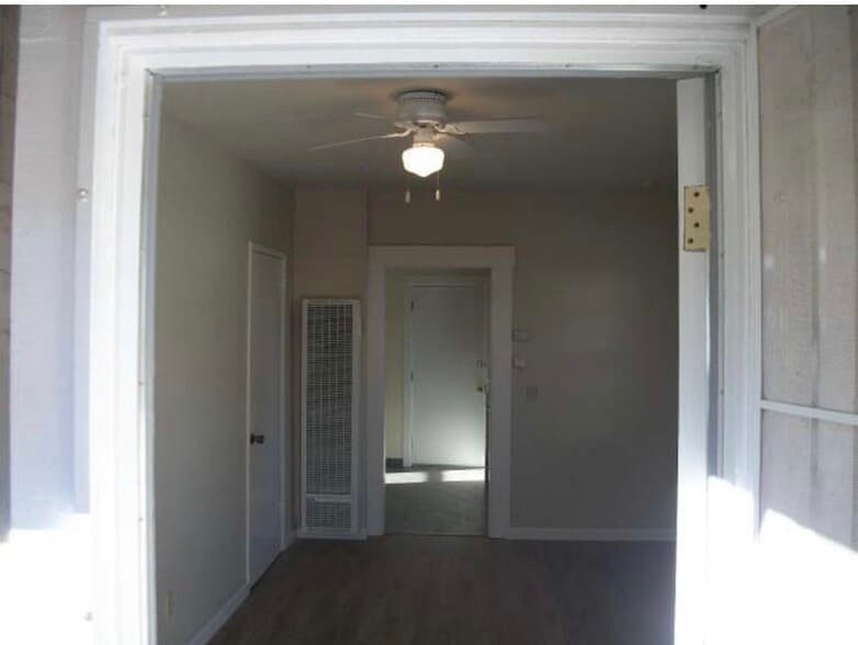 Building Photo - 867 Paula St