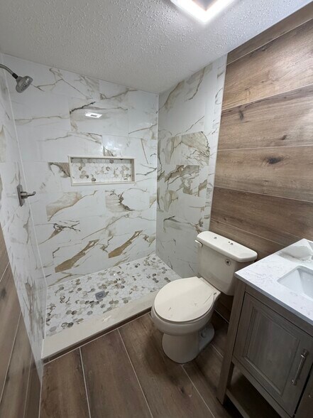 New Bath - 31 Pebble Beach Cir