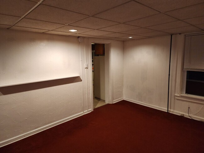 Building Photo - 545 Lowry Ave