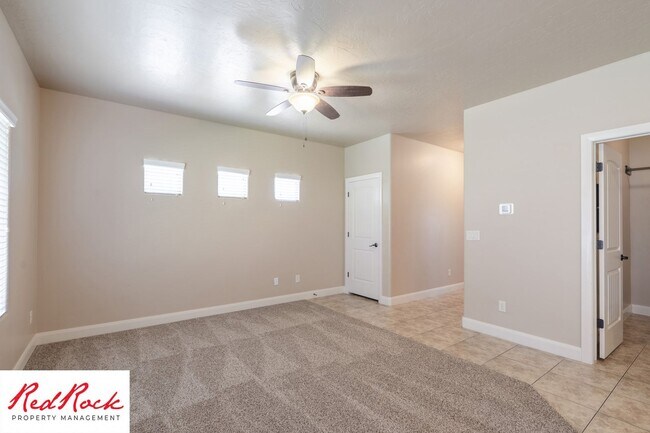 Building Photo - Dog Friendly, Pleasant 4 Bedroom, 2.5 Bathroom Townhome