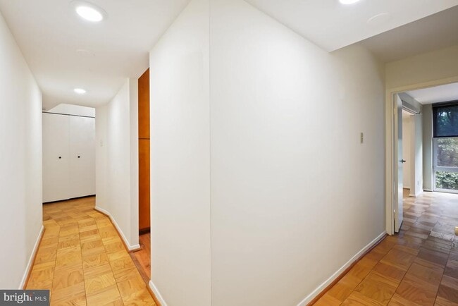 Building Photo - 9039 Sligo Creek Pkwy