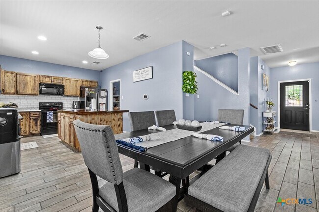 Building Photo - 202 W Gemini Ln
