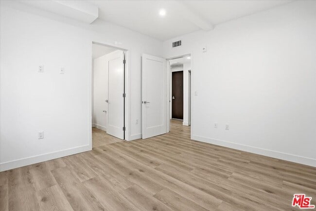 Building Photo - 1820 Prosser Ave