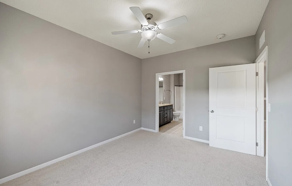 Building Photo - 8350 Ep True Pky