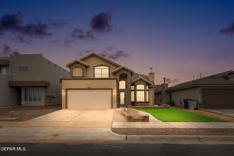 Building Photo - 14432 Russell Borea