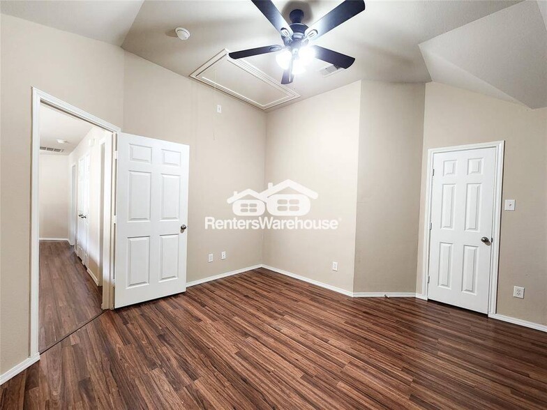 Building Photo - 16530 Pentonshire Ln