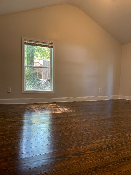 Building Photo - 222 Branch St