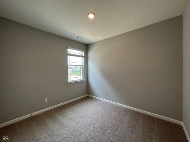 Building Photo - 1861 Fairmount Dr