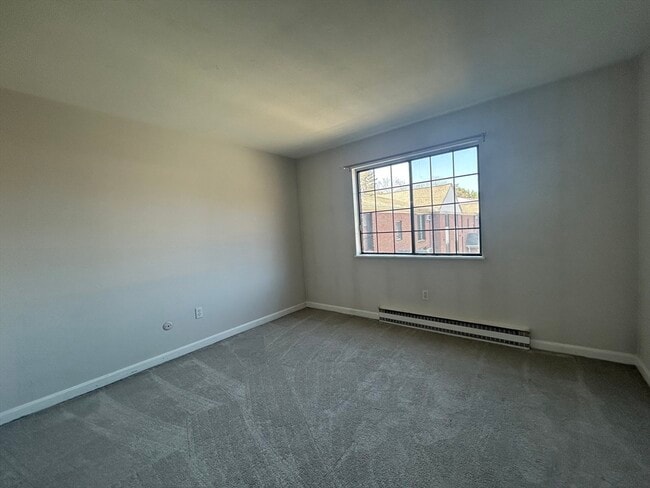 Building Photo - 380A Great Rd