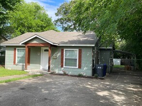 Building Photo - Available Now! Updated 4BR Home with Large Yard, Storage Shed & Modern Finishes