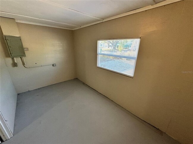 Building Photo - 6213 33rd Ave Cir W