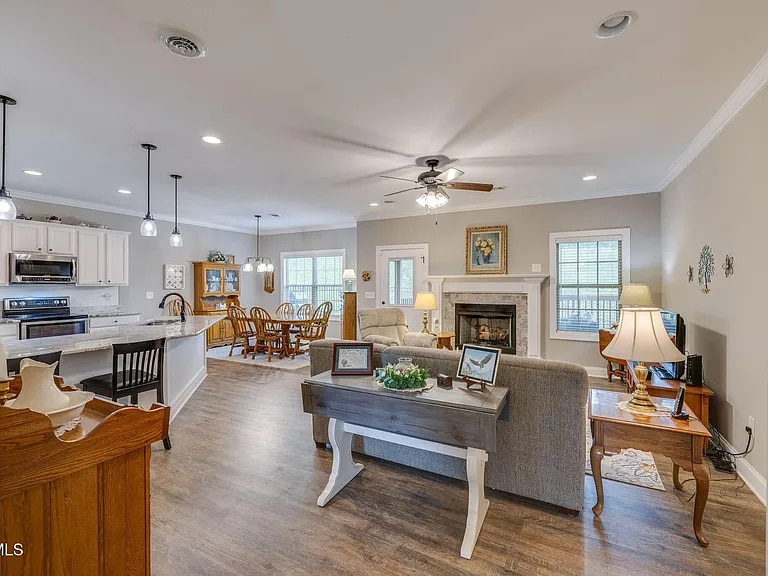 Building Photo - 108 Celtic Ct