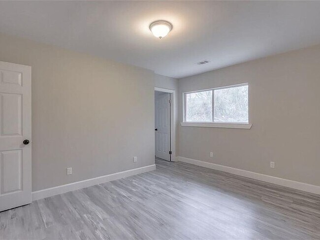 Building Photo - 4056 Dallas Acworth Hwy NW