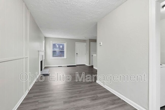 Building Photo - 2239 Homestead Dr