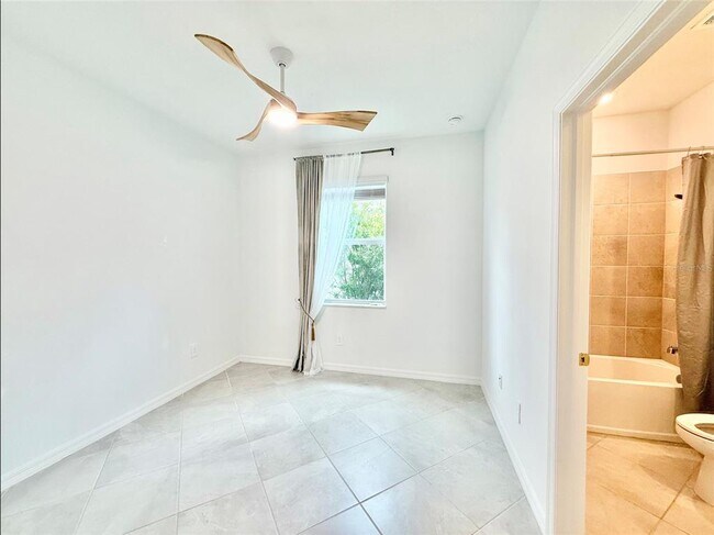 Building Photo - 10995 Pinot Dr
