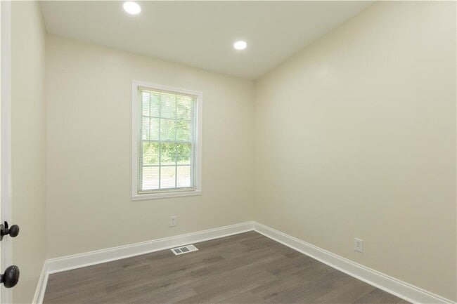Building Photo - 1645 Abner Terrace NW