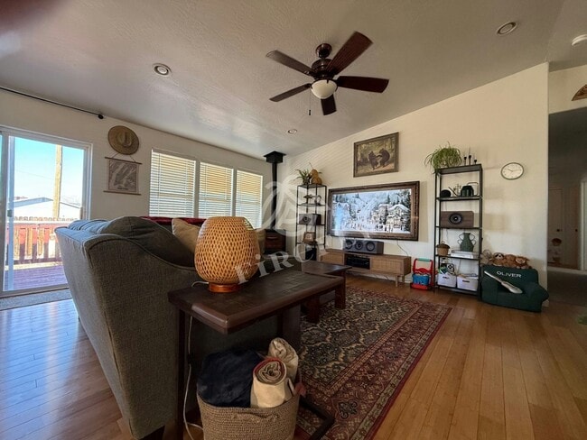 Building Photo - 844 Tori Cir