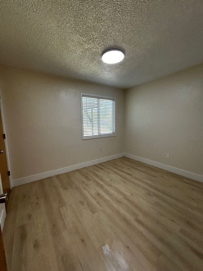 Building Photo - Kenton Court
