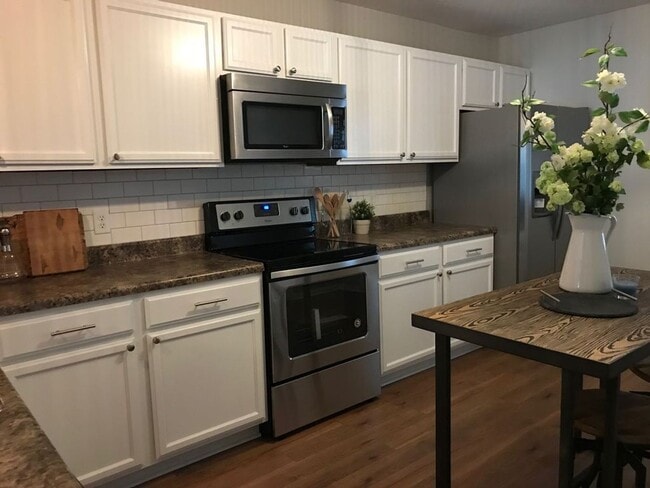 Building Photo - Welcome to Carolina Forest!